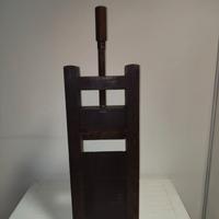 Torchio/Pressa vintage per tagliare in legno.
