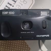macchina fotografica vintage olympus trip 100 in o