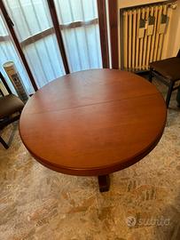 Tavolo da pranzo rotondo allungabile in legno