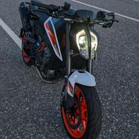 KTM 890 R