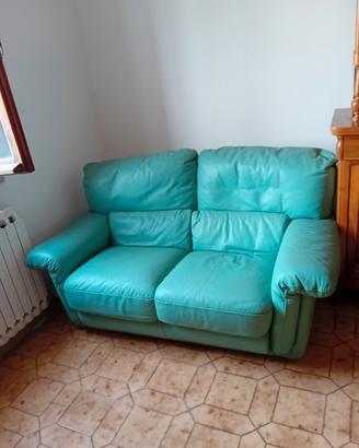 Divano in pelle due posti