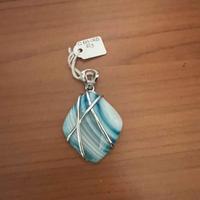 Ciondolo argento con pietra blu/ bianca