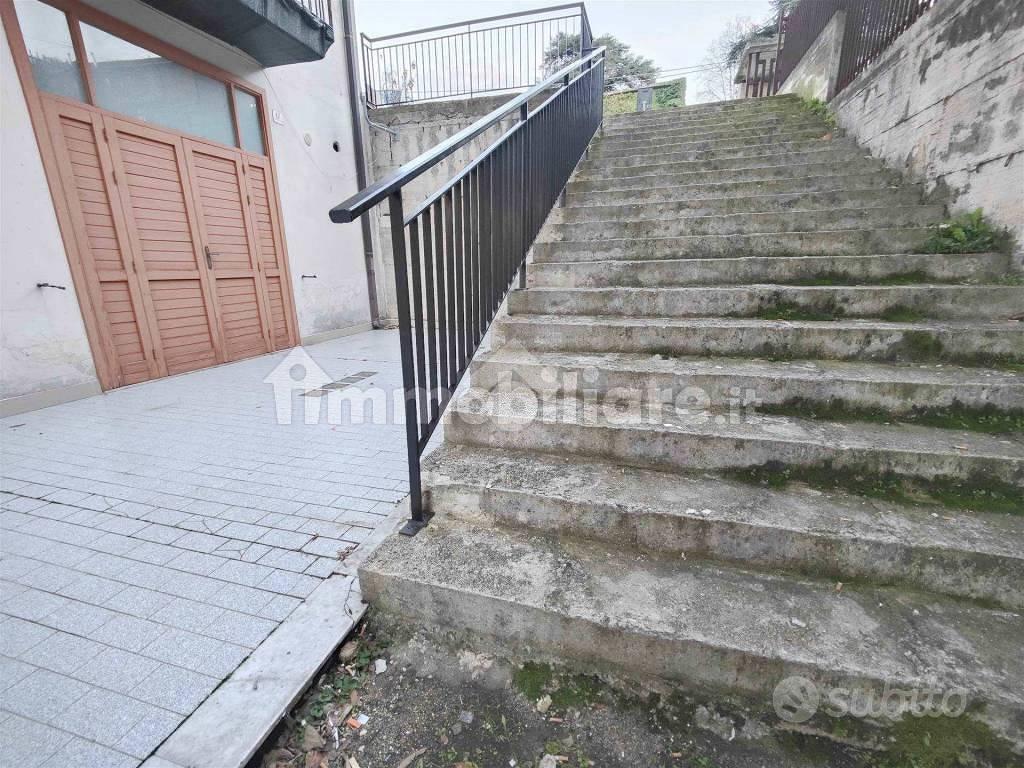 NEGOZIO A ATRIPALDA - Vista 3