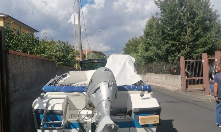 Honda 40cv barca e carrello tutto 2500euro