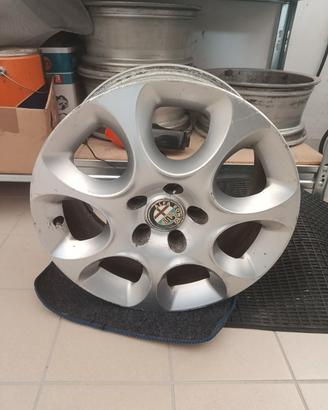 cerchi in lega alfa romeo Giulietta 5 fori 