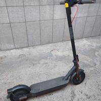 Monopattino Xiaomi 4 (gen2) PRO auton. 60km 