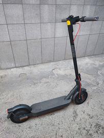 Monopattino Xiaomi 4 (gen2) PRO auton. 60km 