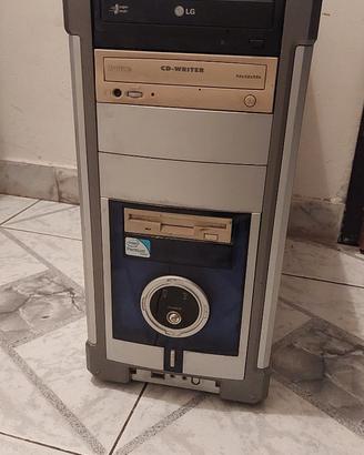 Pc fisso, monitor e accessori