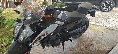 ktm duke 790