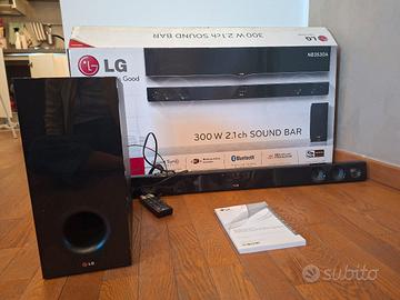 LG Soundbar, 300W su 2.1 canali