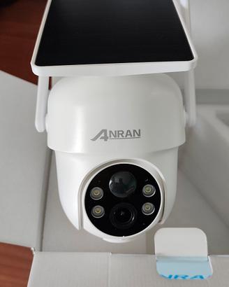 Telecamera con pannello solare 