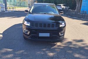 Jeep compass  total black limited  edition