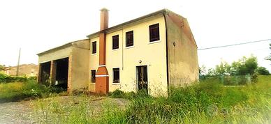 CASA SINGOLA di campagna in BORGO VENETO (PD)