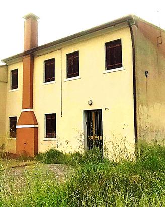 CASA SINGOLA di campagna in BORGO VENETO (PD)