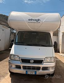 camper e carrello tenda tenuto in modo maniacale 