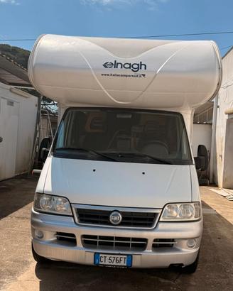 camper e carrello tenda tenuto in modo maniacale 
