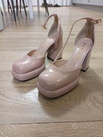 Sandali con tacco rosa