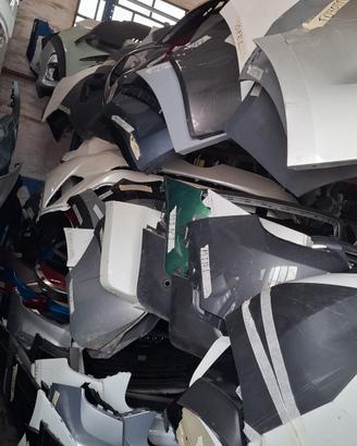 stock lotto ricambi auto all'ingrosso