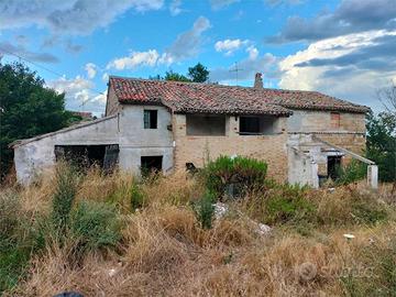 Casa colonica zona Posatora