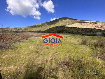 Terreno di 8430 m² a Mondragone