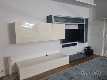 Parete attrezzata da salotto