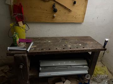 Antico tavolo da lavoro