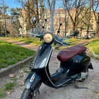 Vespa Primavera 150 - Nero Vulcano