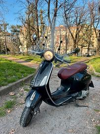 Vespa Primavera 150 - Nero Vulcano