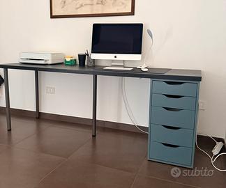Scrivania con cassettiera