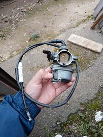 2 carburatori e un manubrio per pitbike