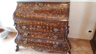 Ribalta Olandese XVIII sec. in noce, con intarsi.