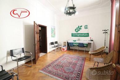 Immobile di 160 m² con più di 5 locali a Montevarc