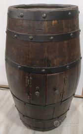 Botte Vino Restaurata Con Vano Porta Bottiglie