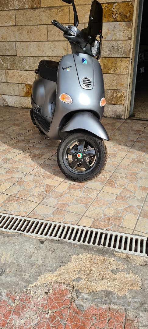 Vespa et4 125 Moto e Scooter In vendita a Taranto