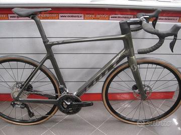 SCOTT ADDICT RC 40 SHIMANO 105 Di2 12V DISC NEW