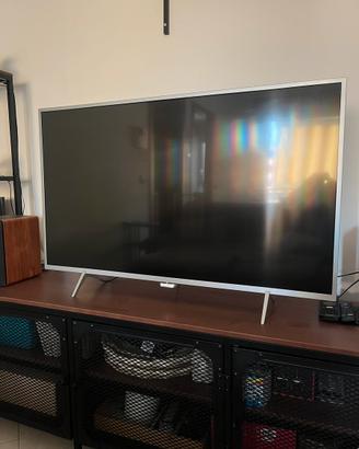 TV LED 43 pollici Philips Ambilight 4K