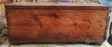 Cassapanca in legno antica