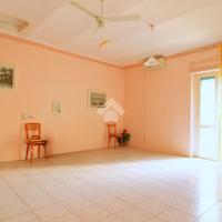 MONOLOCALE A MONTENERO DI BISACCIA