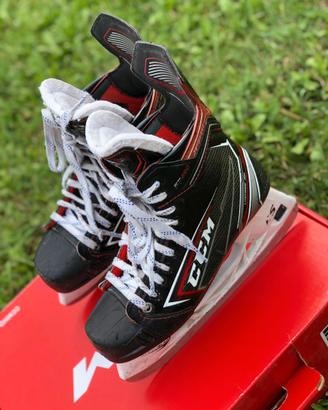 Pattini Hochey CCM Jet Speed FT490