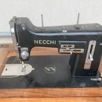 Macchina da cucire Necchi