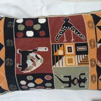 Cuscino ricamato a mano