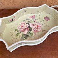 Vassoio centrotavola decorativo in metallo. Shabby