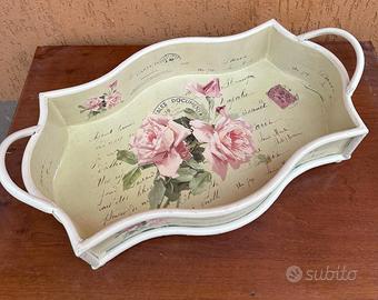 Vassoio centrotavola decorativo in metallo. Shabby