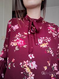 Blusa con dettaglio fiocco anteriore 