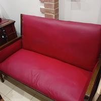 Divanetto, due poltrone, due sedie anni 40