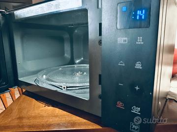 microonde LG  1000 watt modello MH6535GDS