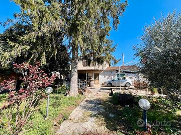 Villino unifamiliare con giardino