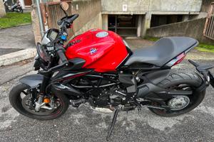 MV Agusta Dragster 800 Rosso 75 Anniversario