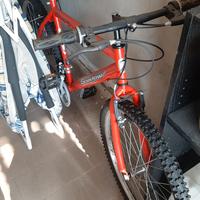 Bicicletta MTB cerchi 26 NUOVA
