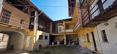 Casa indipendente in Cavaglio d'Agogna